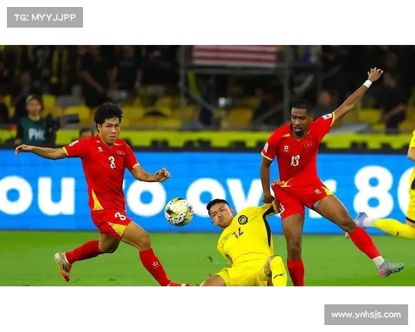 如何从历史文化与体育发展角度理解马来西亚归化球员的背景及意义